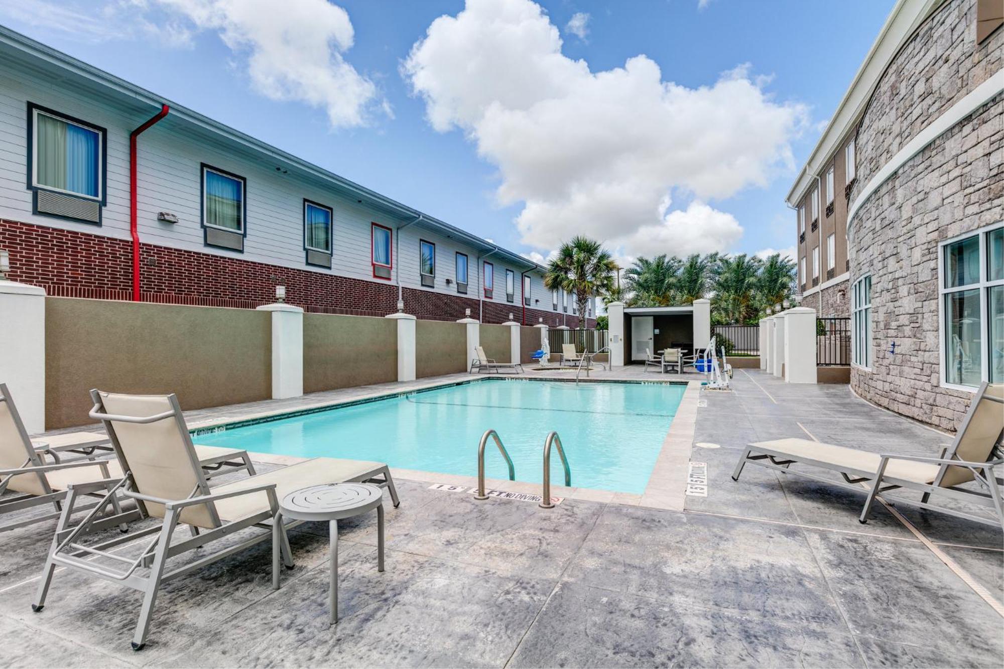 Holiday Inn Express Hotel & Suites Clute-Lake Jackson By Ihg Exteriér fotografie