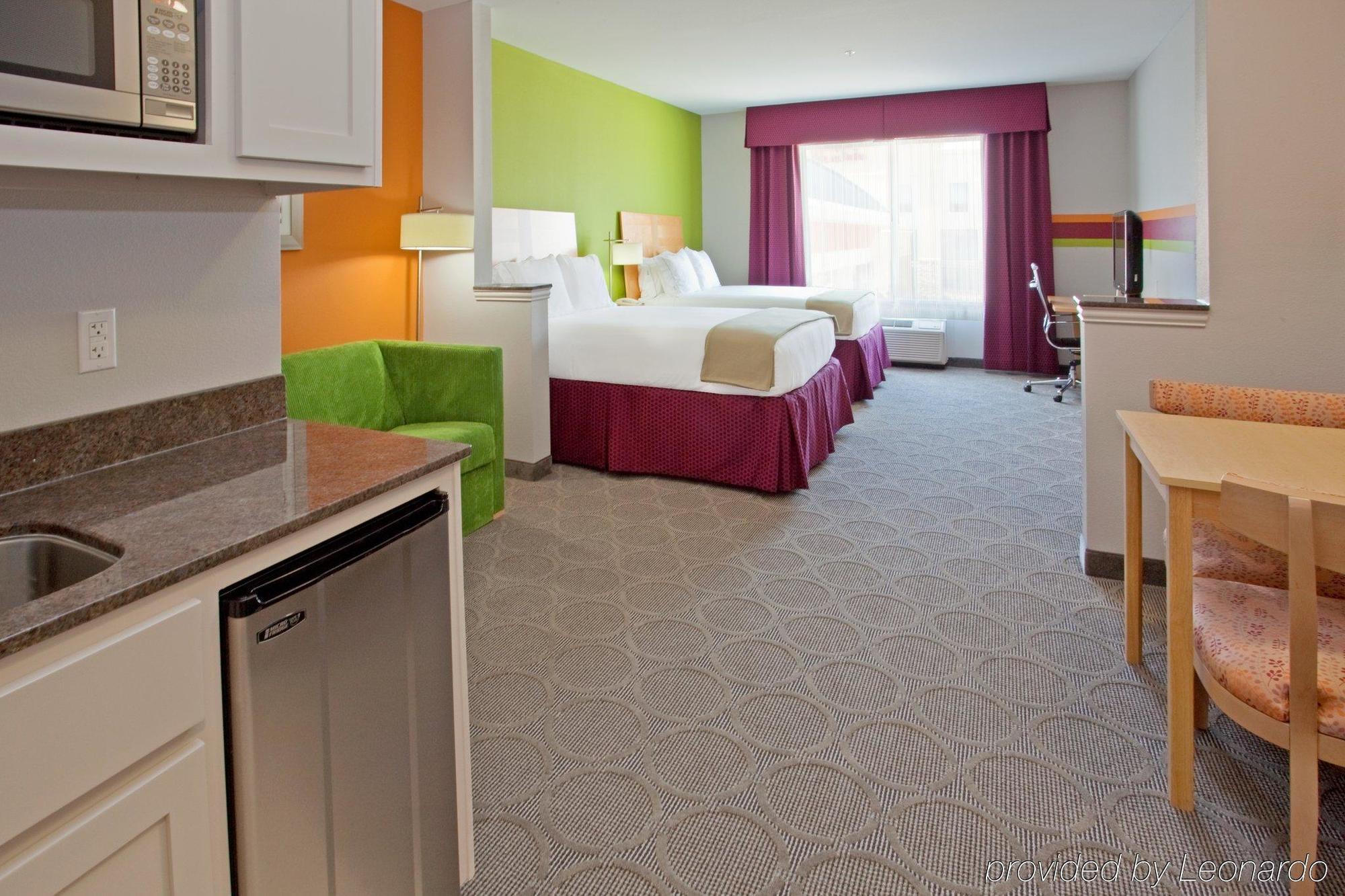 Holiday Inn Express Hotel & Suites Clute-Lake Jackson By Ihg Pokoj fotografie